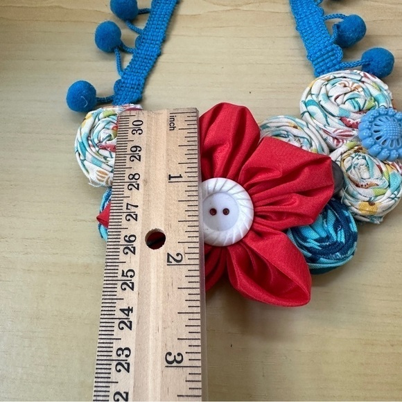 Sew Darn Cute - Fabric flower button necklace handmade turquoise and red - Picture 3 of 13
